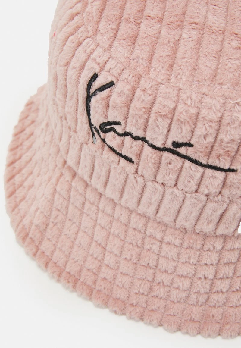 Budget 🎁 Karl Kani SIGNATURE FUZZY BUCKET HAT UNISEX - Hut - Pink 🌟 5 Budget 🎁 Karl Kani SIGNATURE FUZZY BUCKET HAT UNISEX - Hut - Pink 🌟 – Bild 3
