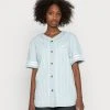 Top 10 👍 Karl Kani ⚾ BASEBALL SHIRT - Hemdbluse - Blue, Damen 🎁 1 Top 10 👍 Karl Kani ⚾ BASEBALL SHIRT - Hemdbluse - Blue, Damen 🎁 -Karl Kani Verkäufe b312617ef882400fa06b9ca7a3e6058e