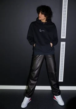 Aktion ❤️ Karl Kani SMALL SIGNATURE ESSENTIAL LOOSE FIT HOODIE BLACK - Sweatshirt - Black, Damen 🌟
