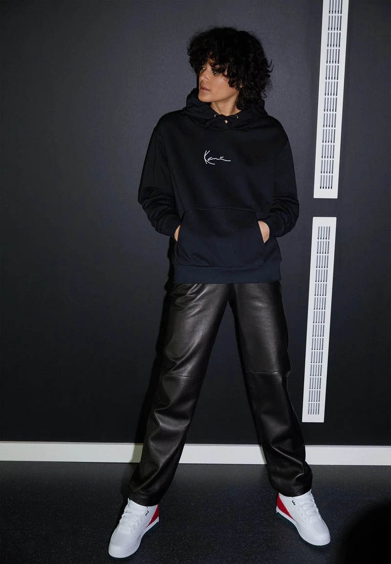 Aktion ❤️ Karl Kani SMALL SIGNATURE ESSENTIAL LOOSE FIT HOODIE BLACK - Sweatshirt - Black, Damen 🌟