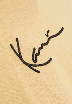 Top 10 ❤️ Karl Kani SMALL SIGNATURE ESSENTIAL TEE UNISEX - T-Shirt Print - Light Brown 😉 -Karl Kani Verkäufe c3aa8388393846b19c8eac19a61a8b25