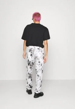 Besorgen 🧨 Karl Kani SIGNATURE PIXELPRINT PANTS UNISEX - Cargohose - Grey 👏 11 Besorgen 🧨 Karl Kani SIGNATURE PIXELPRINT PANTS UNISEX - Cargohose - Grey 👏 -Karl Kani Verkäufe c528f1ff1fbd4cdfa525850ea18f4fae