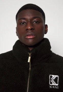 Top 10 ✔️ Karl Kani RETRO PUFFER JACKET UNISEX - Winterjacke - Black ✨ -Karl Kani Verkäufe c581fe73513c4c2586ce468b3b93b19f