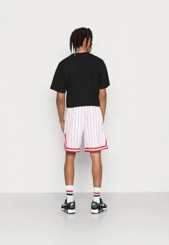 Rabatt ✔️ Karl Kani SMALL SIGNATURE UNISEX - Shorts - White 🎁 -Karl Kani Verkäufe cb0c0bcb3f0f41c0ba51a89019abb337