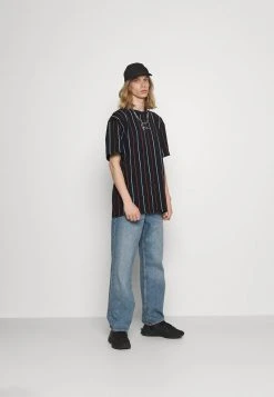 Großhandel 👏 Karl Kani SMALL SIGNATURE PINSTRIPE TEE - T-Shirt Print - Black, Herren 🥰 -Karl Kani Verkäufe ce2f5e7bd8b14b1e9117a10bdefa4d19