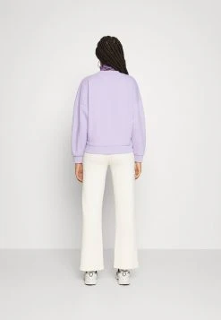 Bestes Angebot 👍 Karl Kani SMALL SIGNATURE CREW - Sweatshirt - Purple, Damen ❤️ -Karl Kani Verkäufe d73da5da83bf47c2b9db3d0e5ee593d7