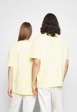 Rabatt ✔️ Karl Kani SIGNATURE TIE DYE TEE UNISEX - T-Shirt Print - Light Yellow ❤️ -Karl Kani Verkäufe d947dfa58d784a4f9b88e0b88c216fde