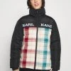 Großhandel ✔️ Karl Kani RETRO BLOCK PUFFER JACKET UNISEX - Winterjacke - Multicolor ❤️ 2 Großhandel ✔️ Karl Kani RETRO BLOCK PUFFER JACKET UNISEX - Winterjacke - Multicolor ❤️ -Karl Kani Verkäufe e258f546373442fa81c6b7e7b157d5c0