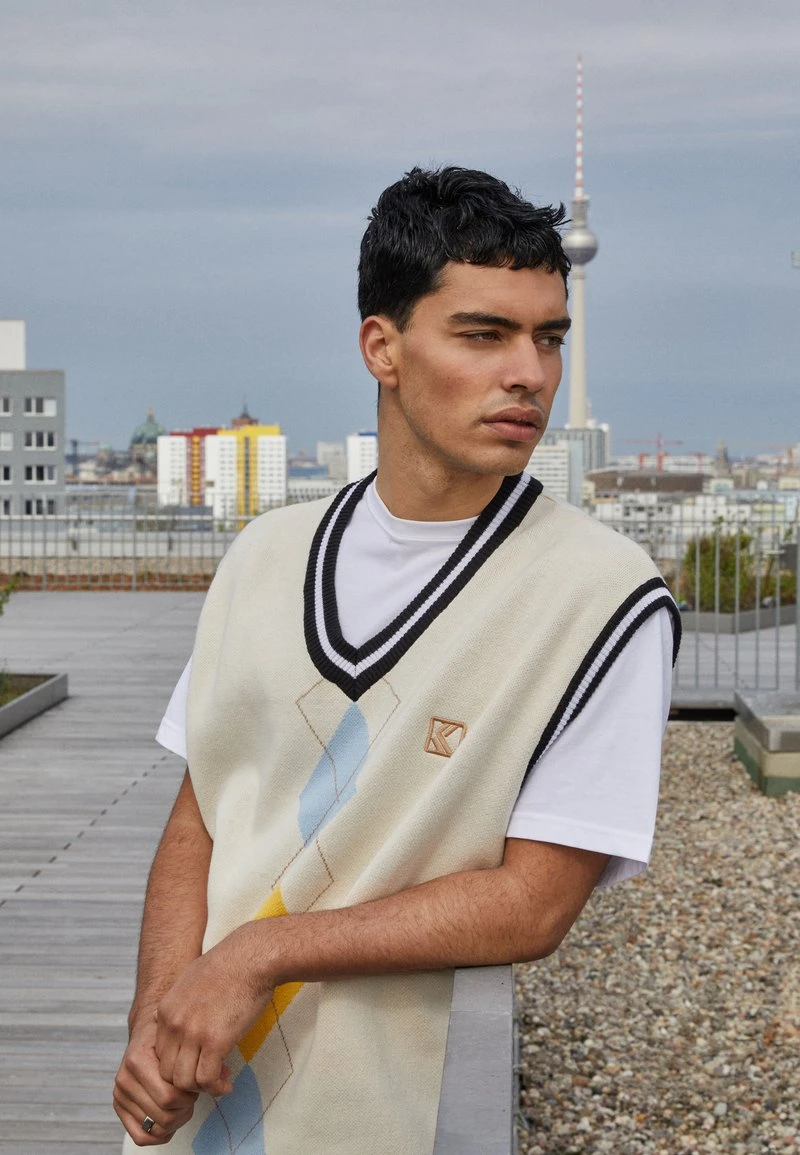Bestes Angebot 🌟 Karl Kani VEST UNISEX - Strickpullover - Cream 😉 5 Bestes Angebot 🌟 Karl Kani VEST UNISEX - Strickpullover - Cream 😉 – Bild 3