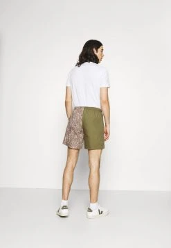 Billig ✔️ Karl Kani SMALL SIGNATURE - Shorts - Sand, Herren ✔️ -Karl Kani Verkäufe f194e2187ab8419db9e779581cd07d6b