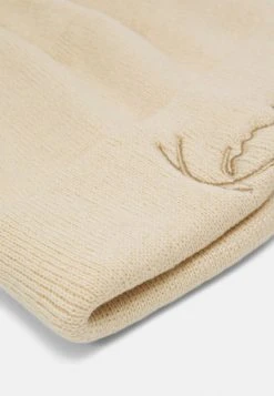 Rabatt ✔️ Karl Kani SIGNATURE FINE FISHERMAN BEANIE UNISEX - Mütze - Cream ✔️ -Karl Kani Verkäufe f40039cef84a477b9115ad4929bd0869