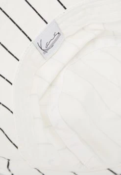 Neu 🛒 Karl Kani SIGNATURE PINSTRIPE BUCKET HAT UNISEX - Hut - White ⭐ -Karl Kani Verkäufe f4553a531e1f4306acb3fffe949c5adb