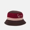 Top 10 ⌛ Karl Kani SIGNATURE BLOCK BUCKET HAT UNISEX - Hut - Rose ⭐ -Karl Kani Verkäufe f835addce5bb4ce1af09d20a578abf64