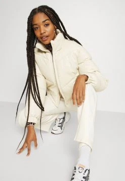 Billig 🧨 Karl Kani CHEST SIGNATURE PUFFER JACKET - Winterjacke - Light Sand, Damen ❤️ -Karl Kani Verkäufe fbb0797a04054a6c87480d091a10e3cd